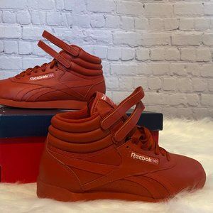 Reeboks. FREESTYLE HI SNEAKER - WOMEN'S